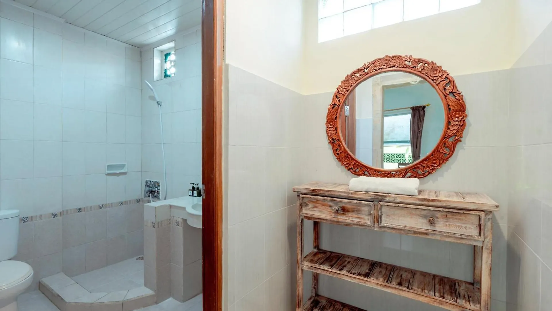 Urbanview Hotel Rasa Sayang Beach Tanjung Benoa Bali Kuta Selatan